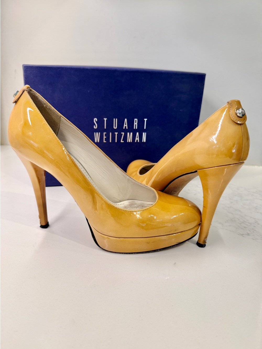 Stuart Weitzman Mustard Yellow Patent Leather Pumps - size 8